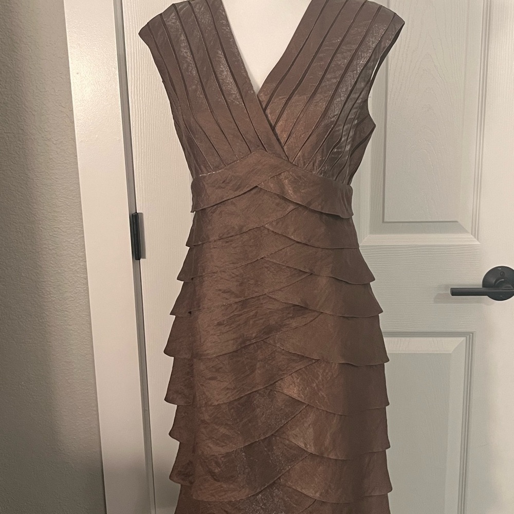 Adrianna Papell Bronze Tiered Cocktail Dress Size 8 - Picture 2 of 9